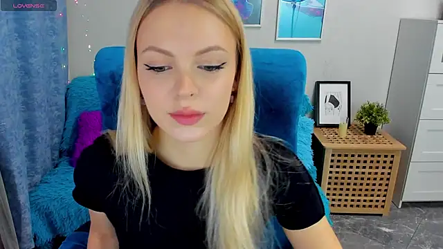 KatherineePierce online show from 7, 11, 2025