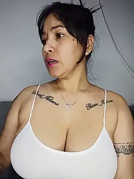 Snapshot of violettaa_millerss chatting on 9, 6, 2026 violettaa millerss online show from 9, 6, 2026