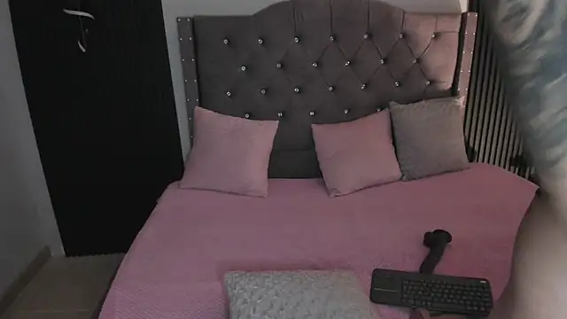 Scarbadgirl  online show from 20, 10, 2025