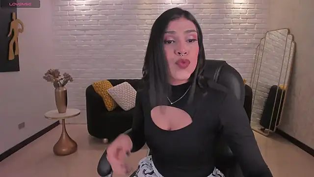 SarahYates online show from 21, 11, 2025