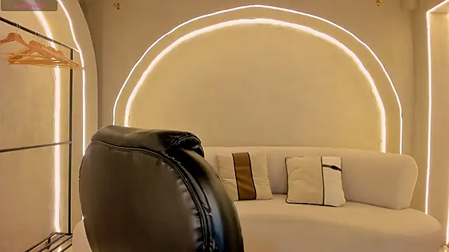 SarahYates online show from 24, 4, 2026