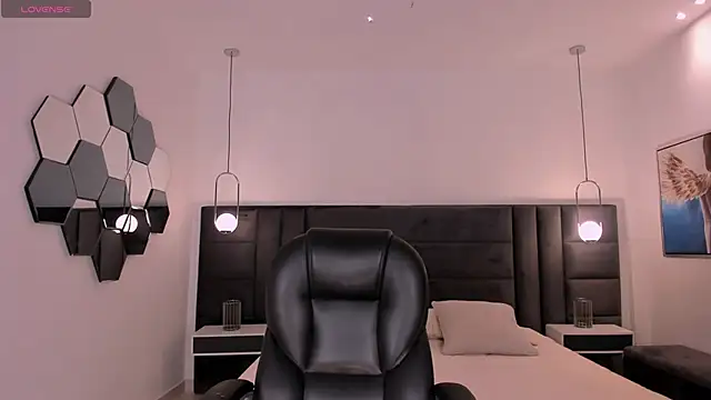 SarahYates online show from 26, 4, 2026