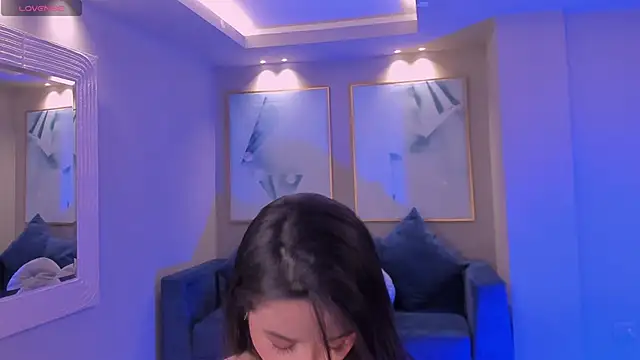 IsabellaMoreau online show from 16, 9, 2025