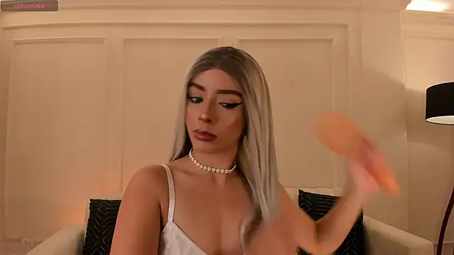 IsabellaMoreau online show from 22, 12, 2025