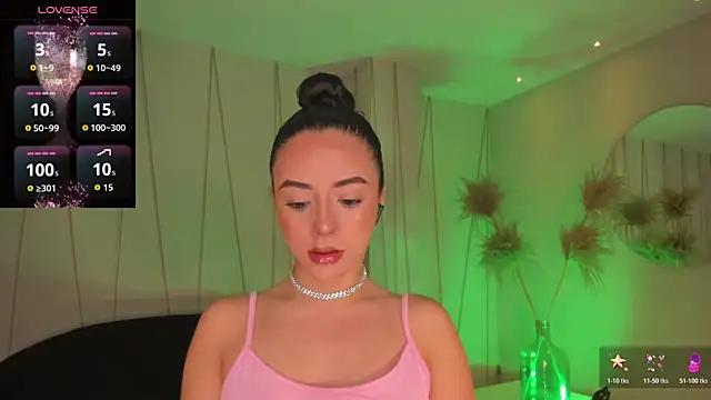 IsabellaMoreau online show from 8, 3, 2026