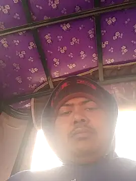 Snapshot of CatchingBouquet chatting on 12, 1, 2026 CatchingBouquet online show from 12, 1, 2026