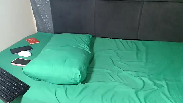 HugeTitisxx online show from 21, 4, 2026