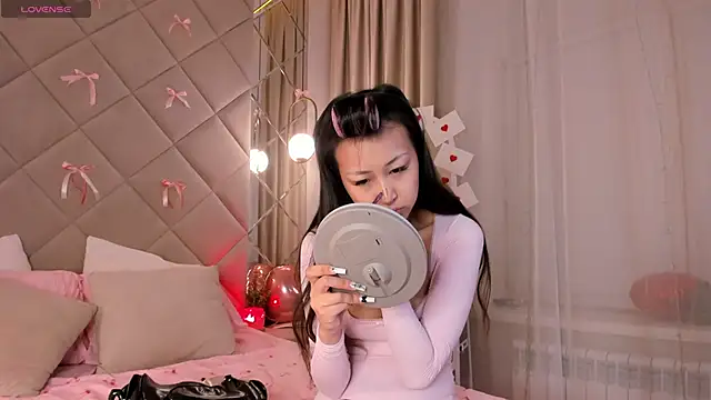 Nelly Kimm online show from 3, 3, 2026