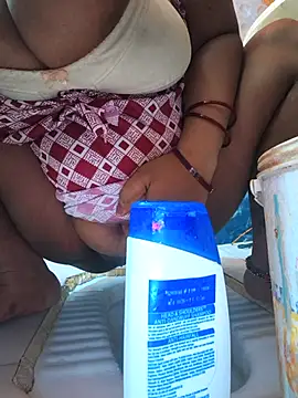 Dassing strip couple online show from 1, 5, 2026