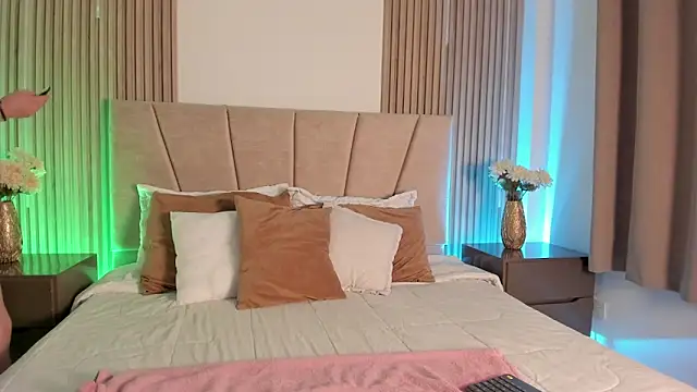 Victoria Beaumont online show from 10, 4, 2026