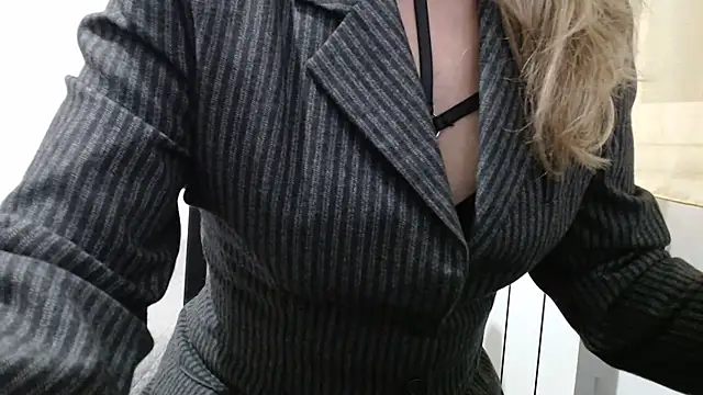 Snapshot of SerenaMilf chatting on 17, 3, 2026 SerenaMilf online show from 17, 3, 2026