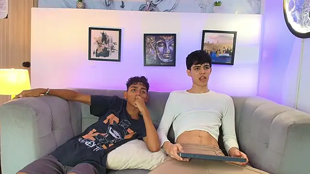 TWINKS FRIENDS online show from 17, 4, 2026