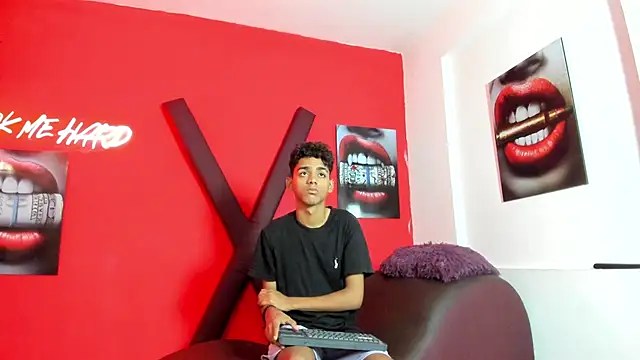 TWINKS FRIENDS online show from 11, 6, 2026