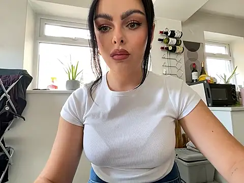 FrancescaXO online show from 4, 6, 2026