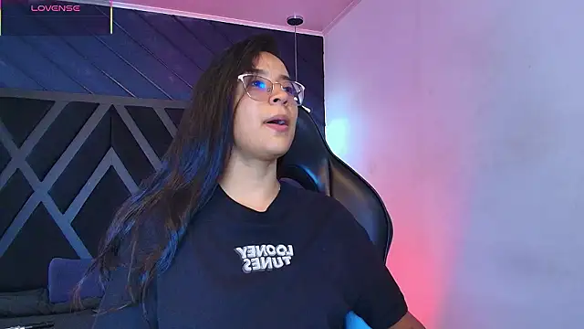 zoe martins  online show from 28, 3, 2026