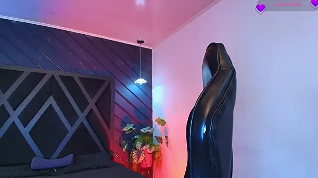 zoe martins  online show from 21, 4, 2026