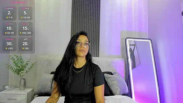 zoe martins  online show from 23, 7, 2026