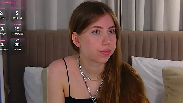 EvaAkins online show from 19, 4, 2026