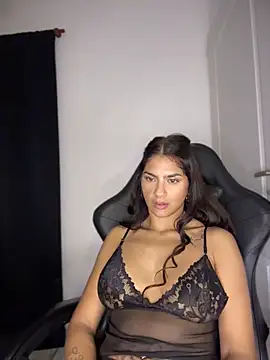 chicachocolate01 online show from 2, 6, 2026