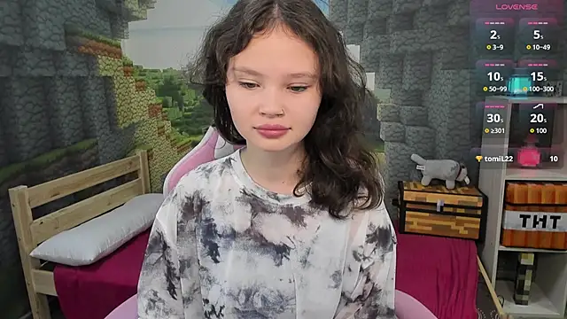 EmilyChaves online show from 15, 10, 2025