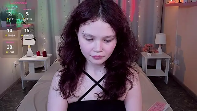 EmilyChaves online show from 11, 6, 2026