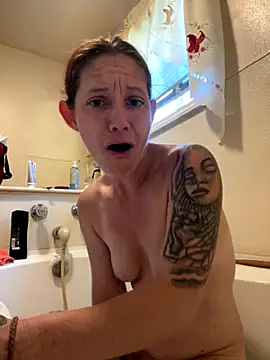 YoMomma-xoxo13 online show from 29, 11, 2025