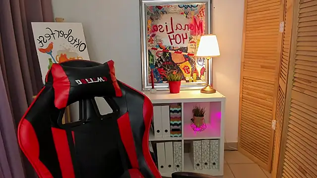 Snapshot of ayakskalermonss chatting on 4, 10, 2025 ayakskalermonss online show from 4, 10, 2025