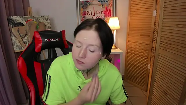 Snapshot of ayakskalermonss chatting on 11, 10, 2025 ayakskalermonss online show from 11, 10, 2025