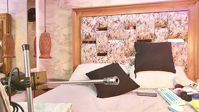 ZOLEY WATSON online show from 5, 3, 2026