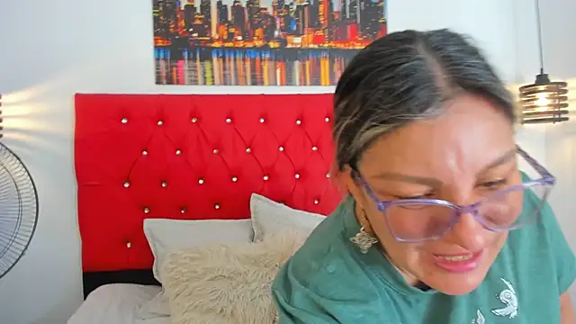 carolinacrus01 online show from 11, 3, 2026