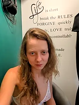 Snapshot of Eveline_Beauty_Kitty chatting on 28, 7, 2026 Eveline Beauty Kitty online show from 28, 7, 2026