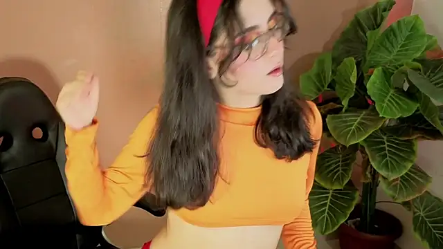 LiLLiAnderson online show from 4, 10, 2025