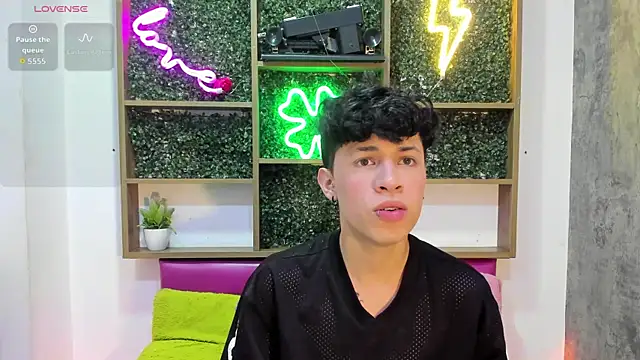 Axel  Evans online show from 18, 4, 2026