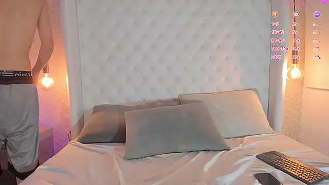 Snapshot of juliie_star chatting on 13, 3, 2026 juliie star online show from 13, 3, 2026