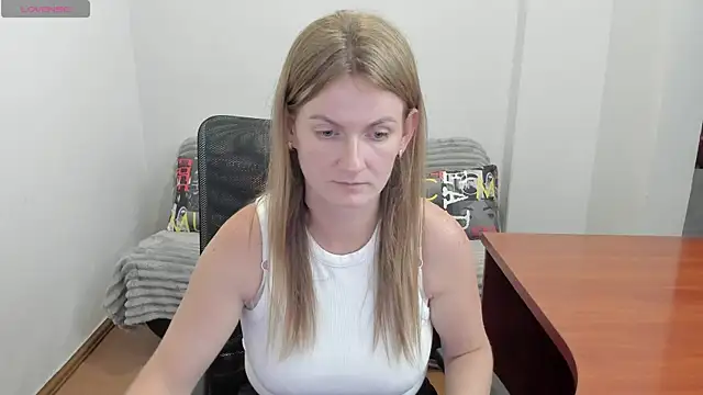 Snapshot of Alisha_Skyes chatting on 21, 7, 2026 Alisha Skyes online show from 21, 7, 2026