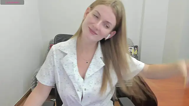 Snapshot of Alisha_Skyes chatting on 3, 8, 2026 Alisha Skyes online show from 3, 8, 2026