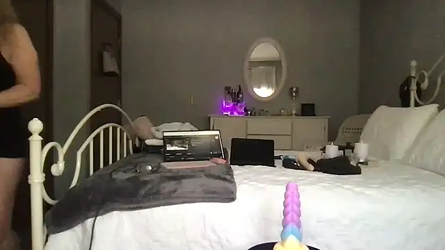 milf-Lacey online show from 1, 2, 2026