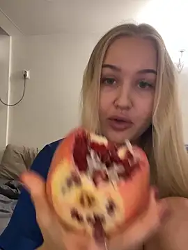 Snapshot of CandyVice chatting on 7, 11, 2025 CandyVice online show from 7, 11, 2025