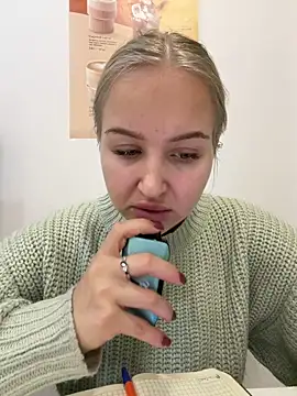 Snapshot of CandyVice chatting on 12, 11, 2025 CandyVice online show from 12, 11, 2025