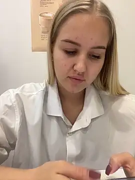 Snapshot of CandyVice chatting on 22, 11, 2025 CandyVice online show from 22, 11, 2025