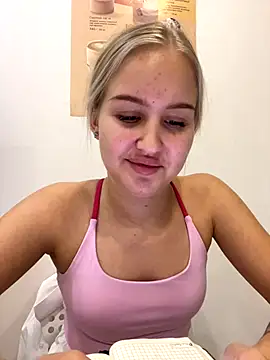 Snapshot of CandyVice chatting on 29, 11, 2025 CandyVice online show from 29, 11, 2025