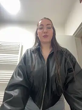 Snapshot of Kylie_Kathy chatting on 8, 6, 2026 Kylie Kathy online show from 8, 6, 2026