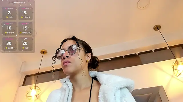 Hanna Cornee  online show from 18, 10, 2025