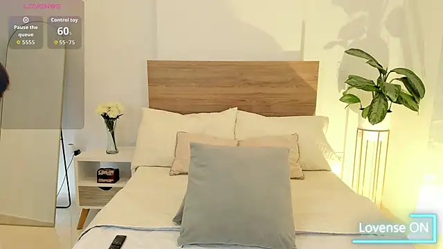 Snapshot of Lea_Joness chatting on 10, 10, 2025 Lea Joness online show from 10, 10, 2025