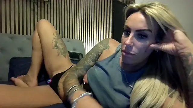 poppyinga1 online show from 9, 11, 2025