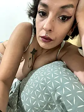 Snapshot of Piggiteablacktea chatting on 24, 9, 2025 Piggiteablacktea online show from 24, 9, 2025