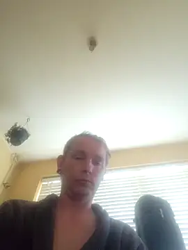 piercingpik online show from 19, 4, 2026