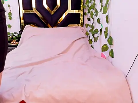 lucywhite13 online show from 17, 10, 2025