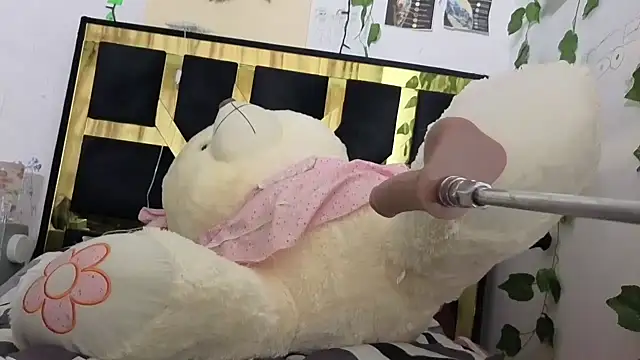 lucywhite13 online show from 14, 1, 2026