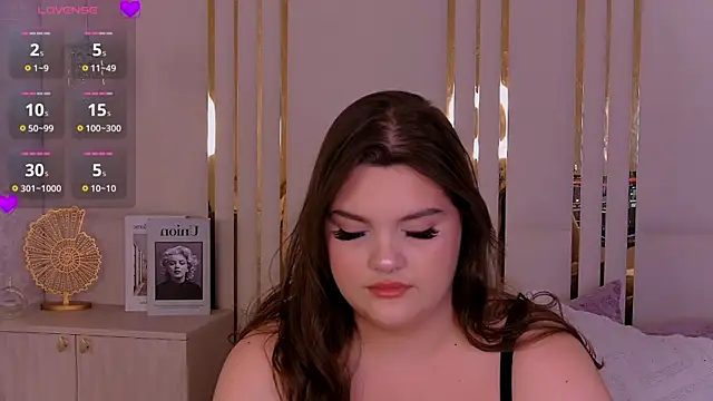 EmilyHyde online show from 17, 7, 2026